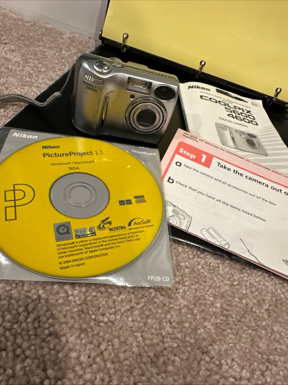 Nikon COOLPIX 5600 Silver Digital Camera with Manuals